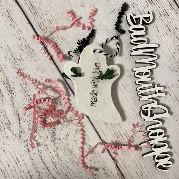 *Handmade Halloween Summerween Ghost Pineapple Ceramic Ornament Spookshow Babe - Picture 2 of 3